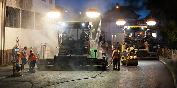 ///   Asphaltierungsarbeiten L203 Lustenau